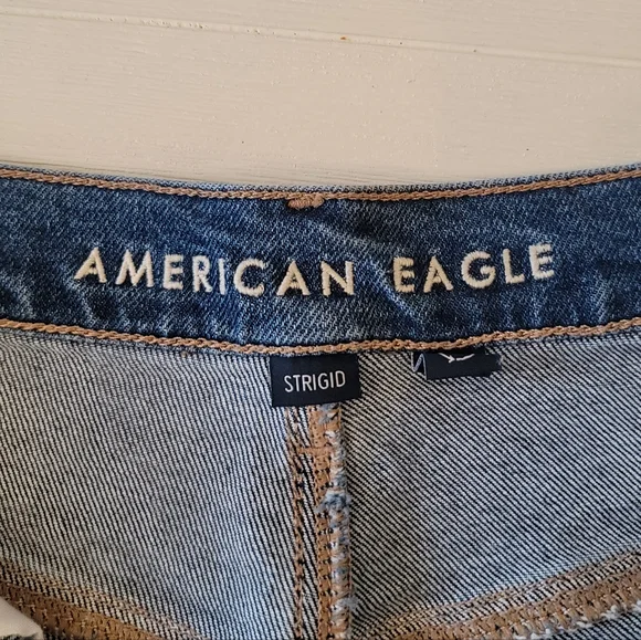 American Eagle High Waisted Strigid Lightly Distressed Relaxed Denim Jean Shorts - Picture 3 of 15